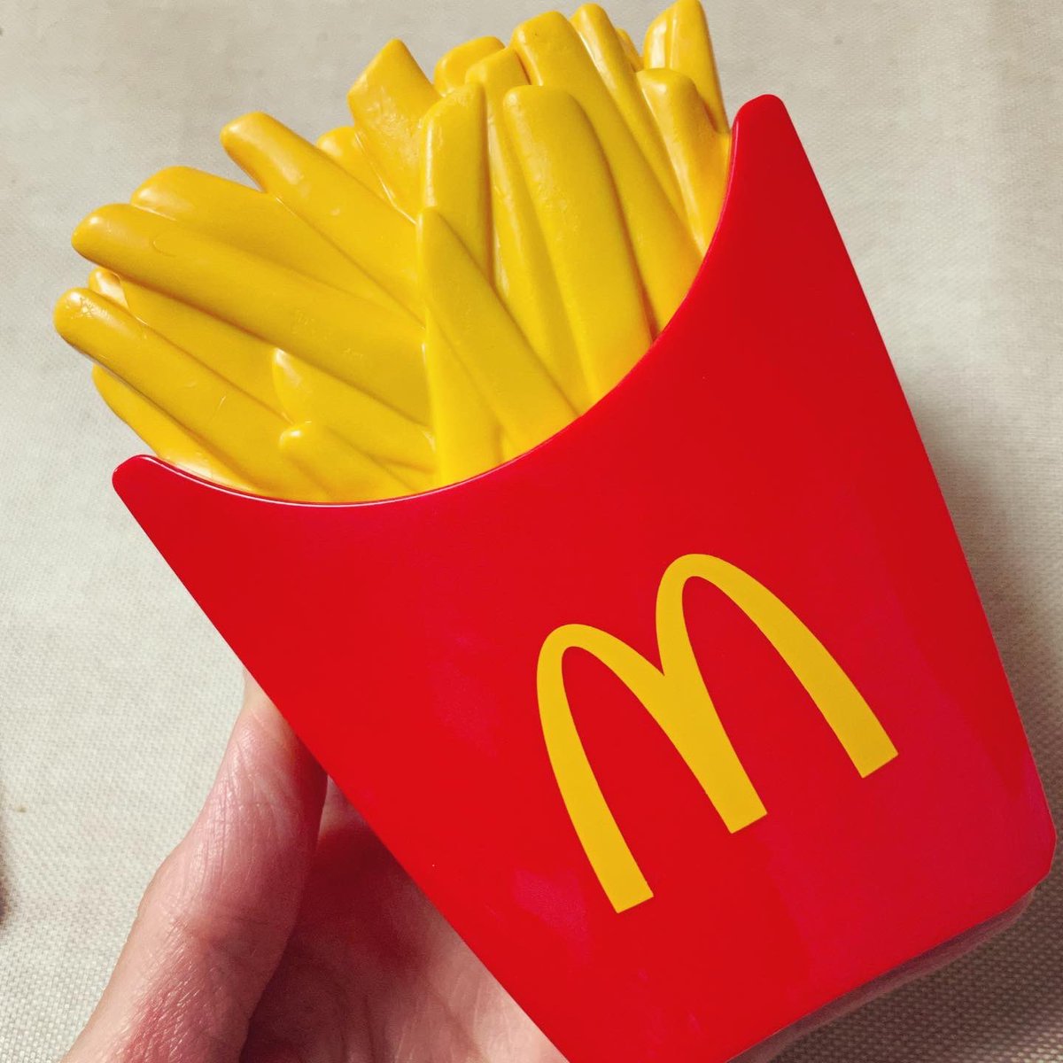 マックスマイルバッグ戯れに応募したら当たった嬉し〜〜🍟ファンウケる 連休どっかでマック祭りしよ〜 