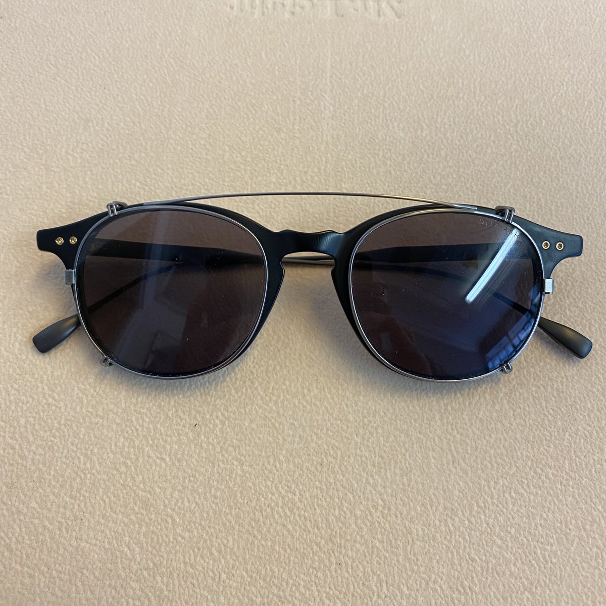 Gray & Bull tweet media