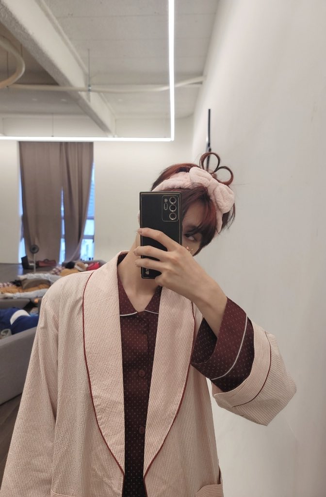 OmegaX_members's tweet photo. [#OX]

잠옷버전 오때오때!!!!!!!!!

#OMEGA_X #오메가엑스 #제현 https://t.co/YxnxC1jCRE