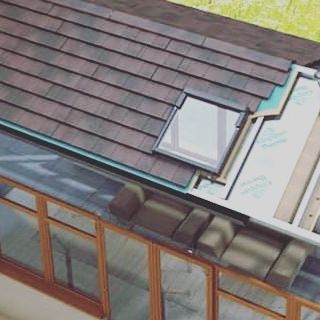 RomeConservato1's tweet photo. What is a Conservatory Roof Replacement? 😎🛠

In a nut shell, a conservatory roof replacement involves the removal of your existing glazed conservatory roof and the installation of a solid, insulated, hand finished tiled roof in its place. https://t.co/VkjV8Ekwg7