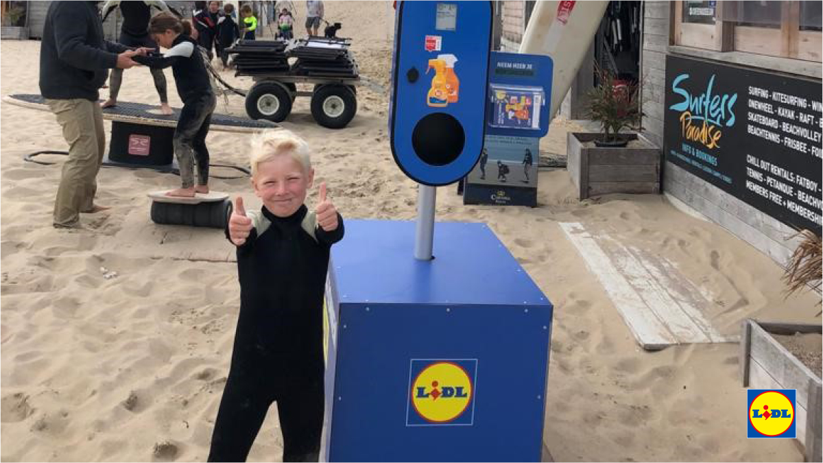 1 op de 5 mensen krijgt vroeg of laat een vorm van #huidkanker door onbeschermd in de #zon te zitten. ☀️ Daarom creëert Lidl meer bewustwording via 10 SMOTspots waar iedereen gratis zonnecrème krijgt uit een verdeelautomaat. 🧴 Ontdek hier alle locaties 👉prez.ly/4JHb