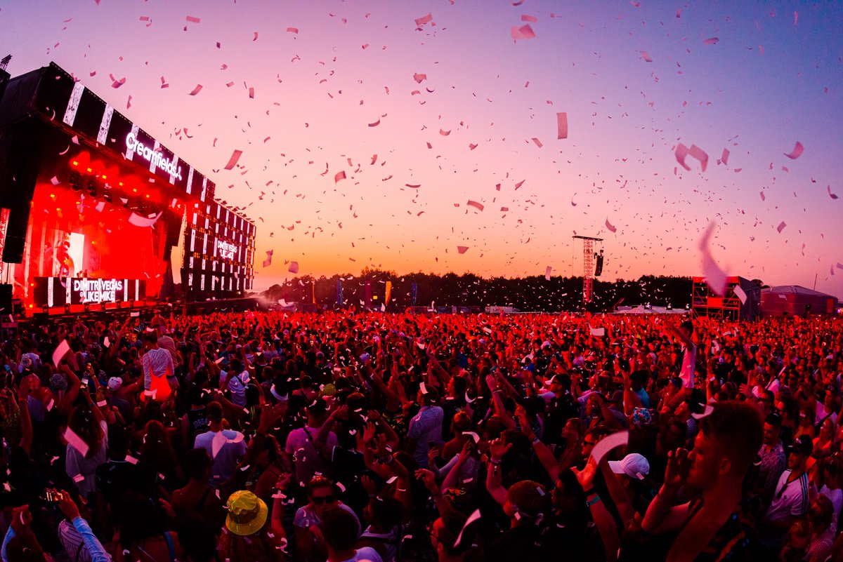 Only 2 more weeks to wait! 

#cinchxCreamfields