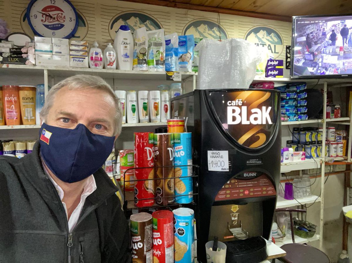 joseantoniokast's tweet photo. En Bollenar. Me iba a tomar un cafecito, pero me arrepentí para que no me acusen después! 😂 #CafeBlak #NegritaForever https://t.co/d2zgU8HMST