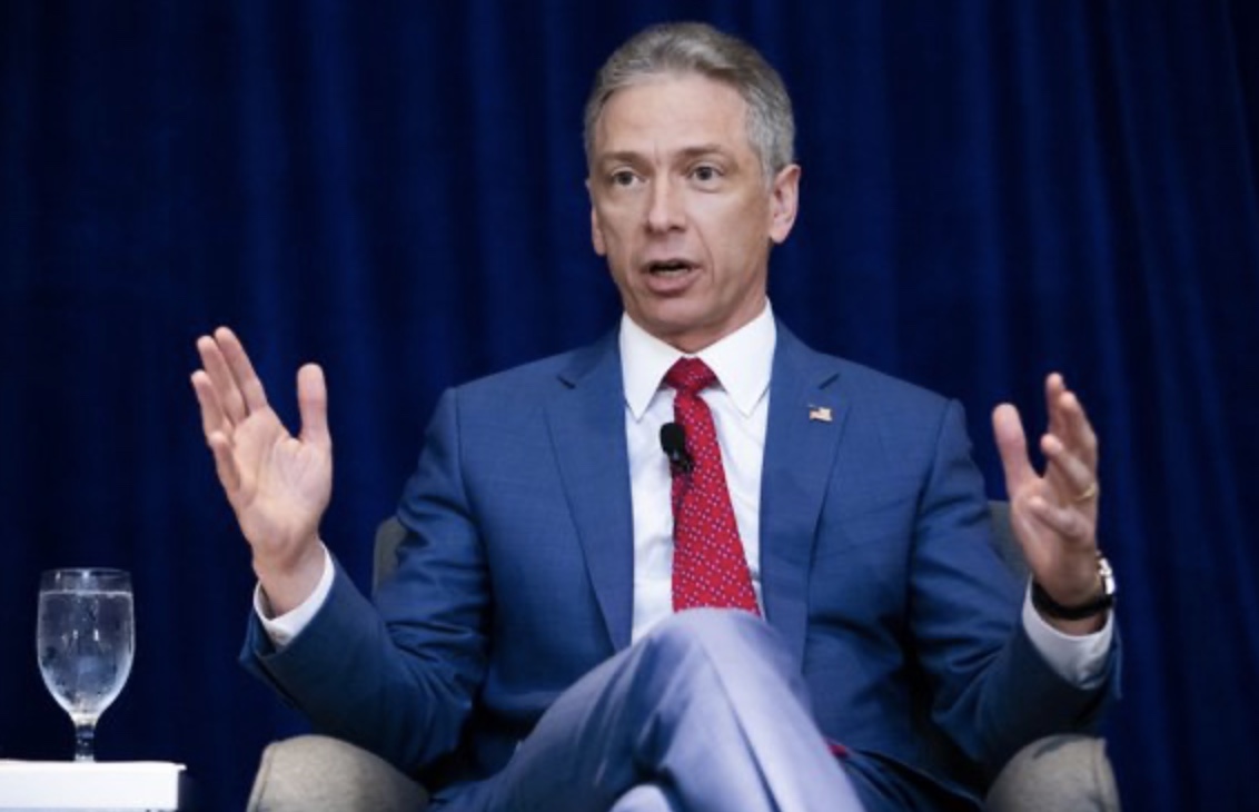ExposPatenTrols's tweet photo. We all knew that former @uspto Dir. Andrei Iancu rejoined @IrellandManella after stepping down from the USPTO. Now, thanks to the busy #WDTX rocket docket, Irell is planning on expanding. One problem: It’s at the expense of job creators &amp; innovators. https://t.co/SDvG1BLa9m https://t.co/dJqfEhtj22