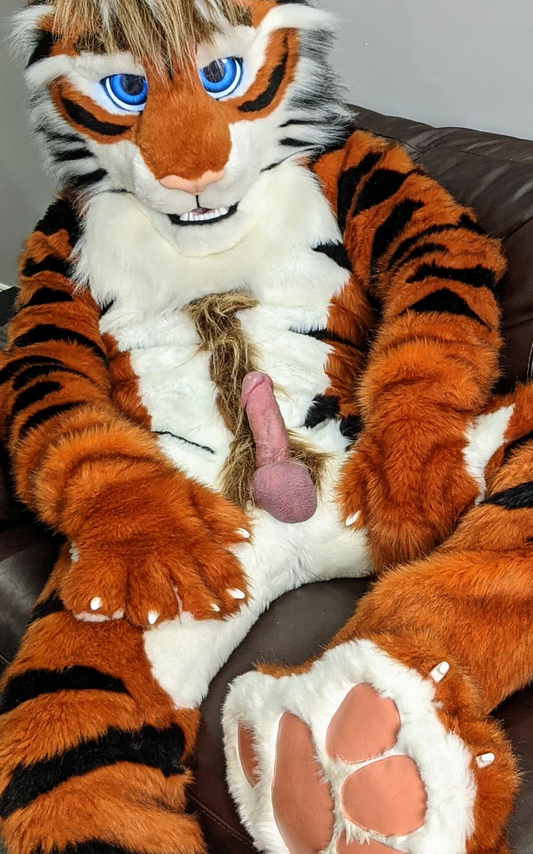 KzinPup's tweet photo. Woke up horny...best get back in the cage 😖 https://t.co/twg0MqutcQ
