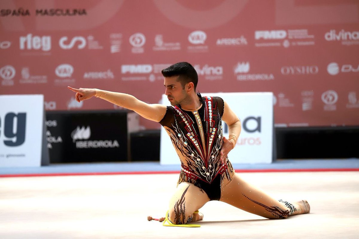 RFEGimnasia's tweet photo. La RFEG es una federación pionera en el desarrollo y la práctica de la rítmica masculina, prueba de ello es que somos el único país que alberga competiciones nacionales oficiales tanto en la modalidad individual como en conjuntos mixtos. (+) https://t.co/QfrOuYfrIV