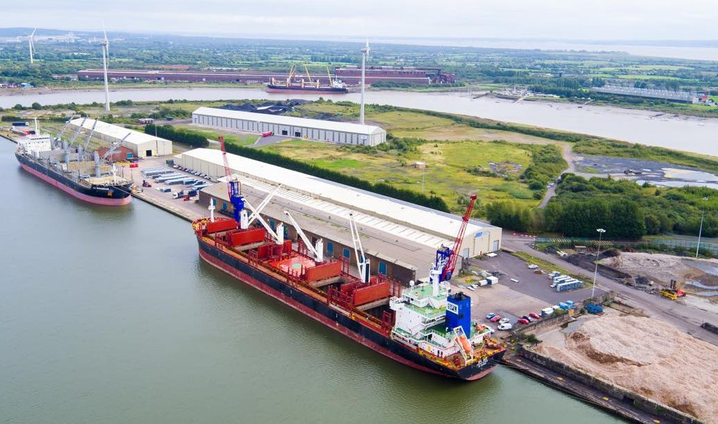 abportsuk's tweet photo. A recognised centre of excellence, ABP Newport handles dry bulks, forest products, renewable energy cargoes as well as steel. Our expert and highly-trained teams are ready to work in partnership to deliver the solutions your business needs #futureports #walesvision https://t.co/lG5V1jFFNO