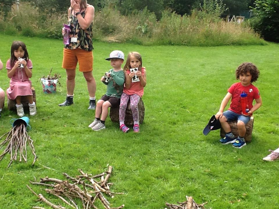 ShelleyFirst's tweet photo. Our little Robins had a great day yesterday.
They were collecting and measuring twigs, sitting outside to enjoy their school milk, watching the flames on the fire and toasting marshmallows.
#outdoorlearning #schoolmilk #forrestschool https://t.co/Ye5MSmh3fO