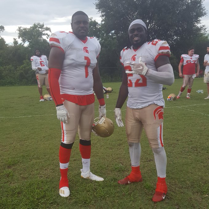 1 Finger 1 Pinky 1 Thumb 1 LOVE...me n the head Spartan 1 year later we finally got a pic together #BihUno<a href="/tag/23approved"class="tags"><span>#23approved</span></a><a href="/tag/bihuno"class="tags"><span>#bihuno</span></a>