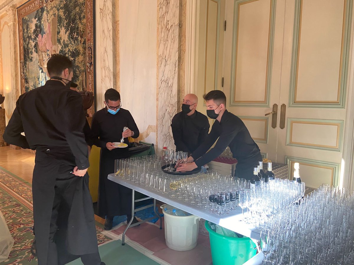 workoutevents's tweet photo. Una vez más, participamos en la fiesta de @france_espagne (Embajada de Francia en España) con nuestros camareros y ayudantes de cocina.

#WorkoutEvents #PersonalParaEventos #Hostelería #Seguridad https://t.co/A5khTASlPX