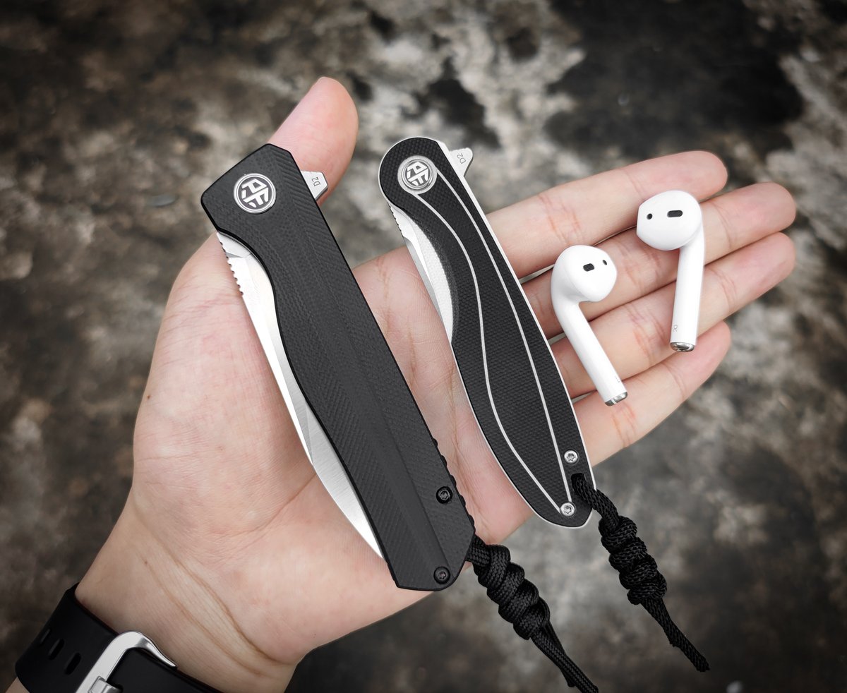 FishPetrified's tweet photo. #PF858, After 300 days，818 finally took a picture with his new brother!

#petrifiedfish #bestedc2021 #edc #knifelover #outdoor #fishknife #edcknife #edccommunity #Petrifiedfishknife #knife #newknife #pf818 #858 https://t.co/klztCI5zni