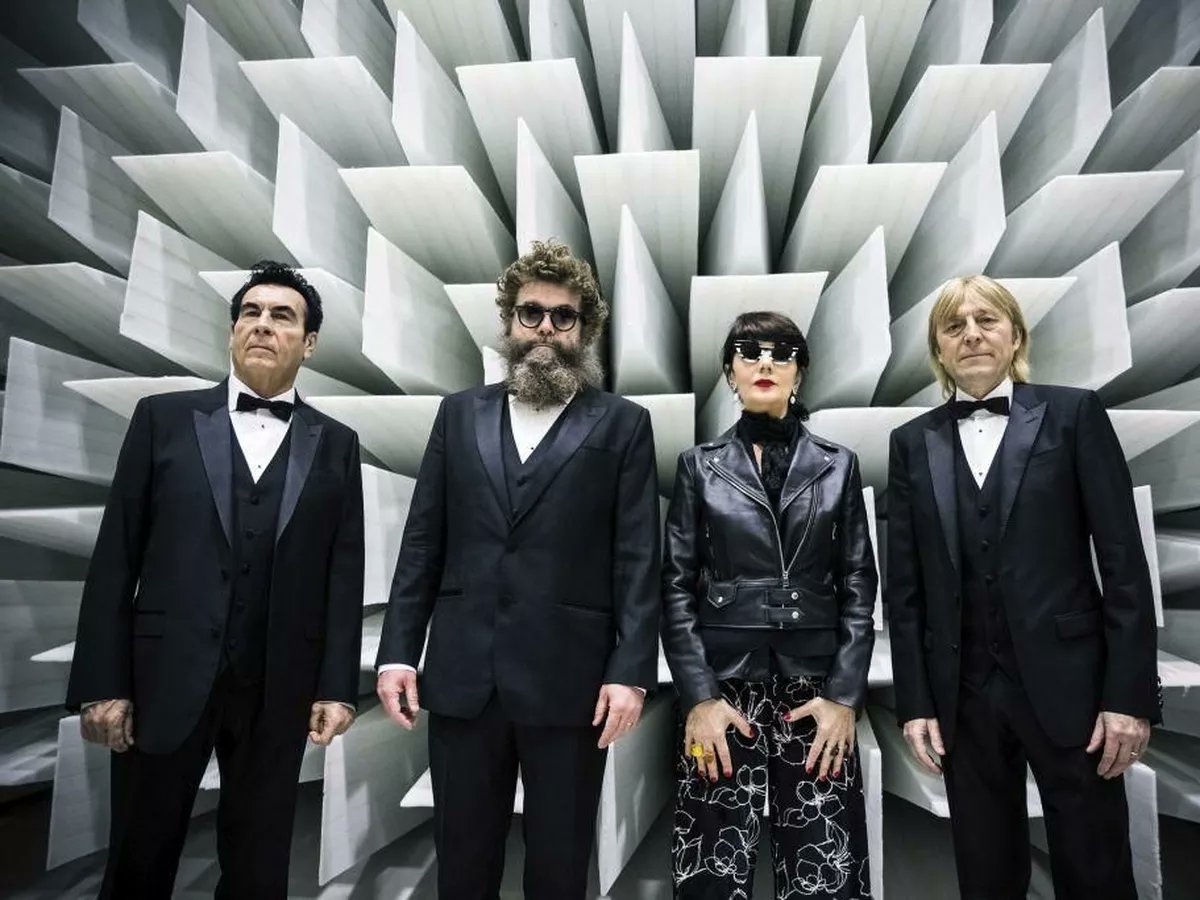 Fantasmi, inquietudini, ombre e tanta energia: oggi a Urbino con Patrick McGrath, @frauvolckmer, Mariantonia Avati e gli inarrestabili <a href="/extraliscio/">Extraliscio</a>!
Alle 21 in Piazza Rinascimento, prenotazioni online esaurite ma è possibile inserirsi in lista d'attesa: bit.ly/3il2xTM