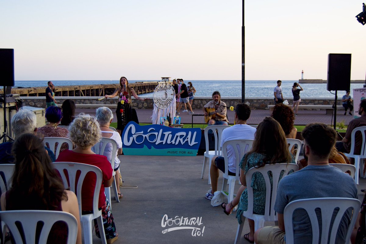 coolturalfest's tweet photo. Ayer pasaron cositas divinas el paseo marítimo de #Almeria ✨
Disfrutamos de los dos locos de #Mundodivino mientras desgustábamos productos de nuestra tierra de la mano de @saboresalmeria 🍷 en un concierto lleno de arte y emoción ❤️
#Rutagastromusical #CoolturalFest https://t.co/EfrO2L2dgX