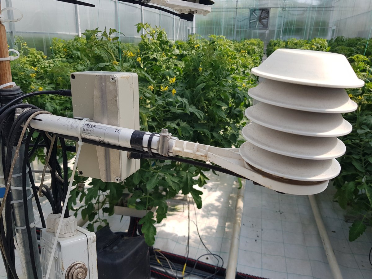 PrecimedP's tweet photo. Microclimate station  in our greenhouse (UTH,Velestino) https://t.co/9gbNRDbYku
