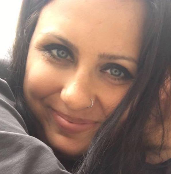 IvanaErato's tweet image. Све што видите у мени, то није моје, ваше је.
Моје је оно што ја видим у вама.
Руми