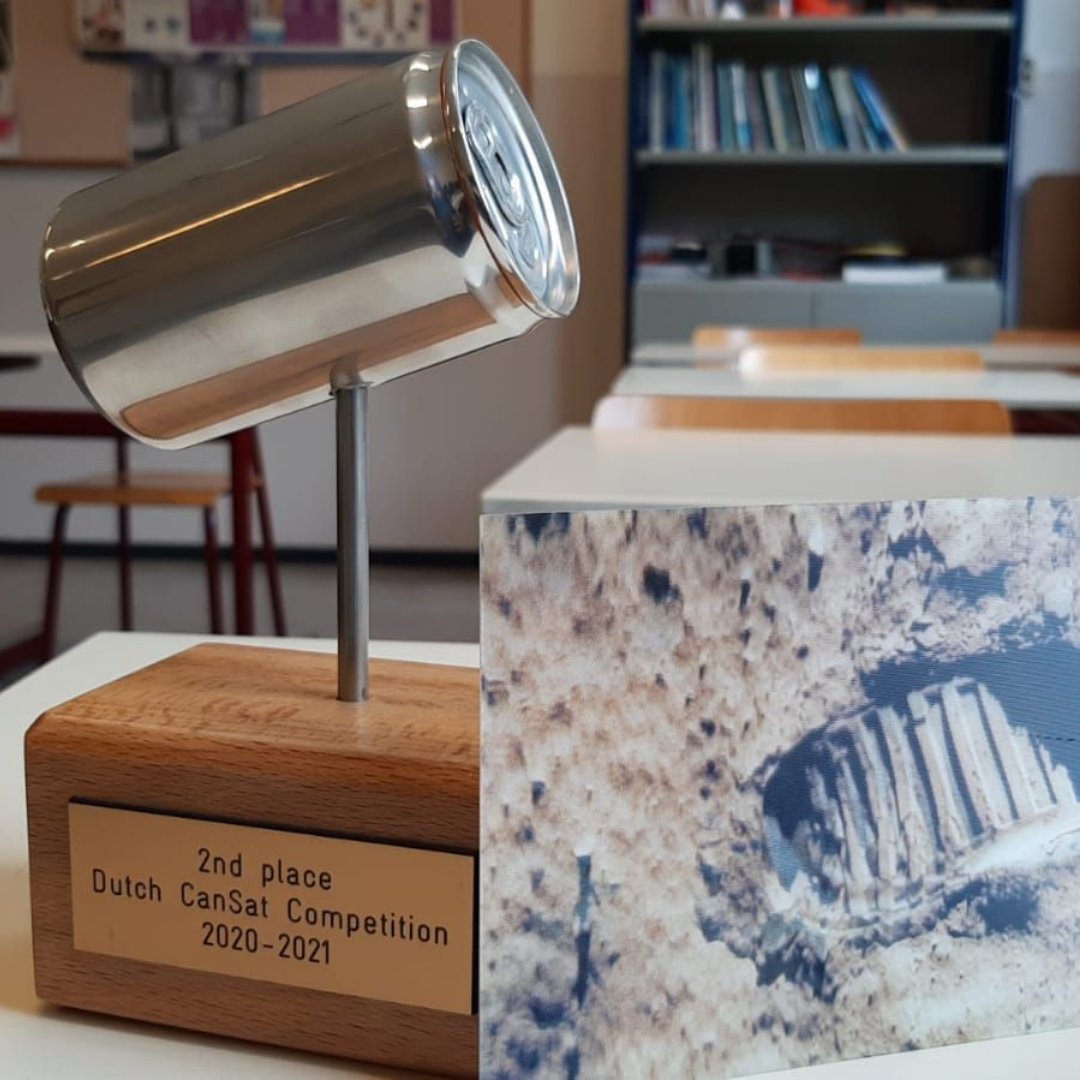 The sky is the limit: dat bewijst de 3D-geprinte raket van deze 6 jongens. 🌍 🚀 Zij deden mee aan een wedstrijd van ESA en vroegen of wij filament wilden sponsoren. Natuurlijk willen wij helpen bij zo'n tof project! Met succes behaalden ze de tweede plek, gefeliciteerd jongens!