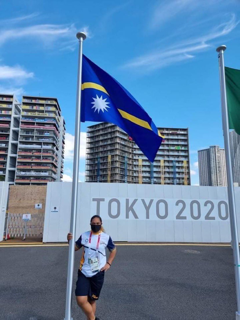 朗報 ナウル共和国 東京オリンピック開会式に入場しついに実在が証明される ナウルは本当にあったんだ 入場しただけでバズる国 Togetter
