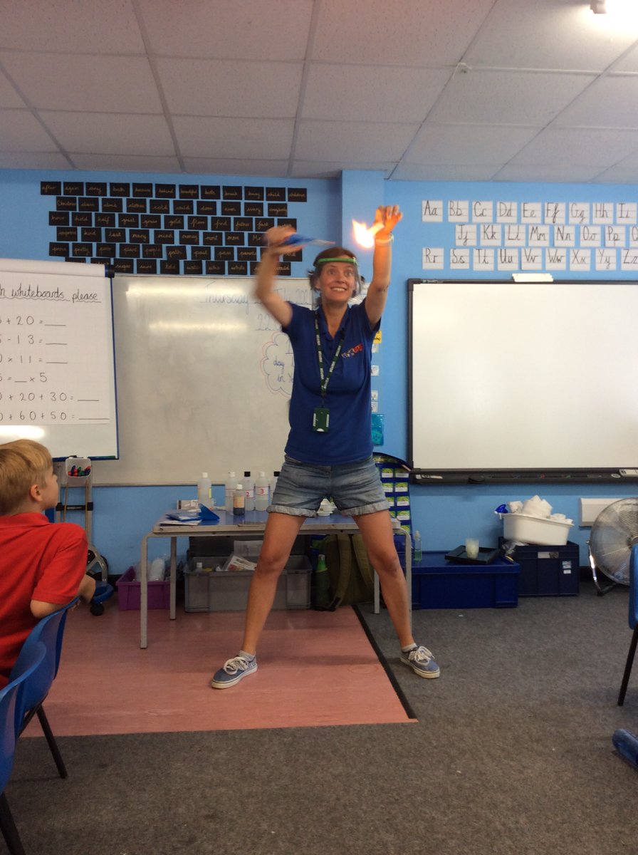 MaundeneSchool's tweet photo. Blackbirds Class are becoming mini-scientists in their second workshop "Crazy Chemists" with @FizzPopSciTAEx #Letsmakeslime #ChemicalReactions π§βπ¬π€ https://t.co/lHPAcCsaFE