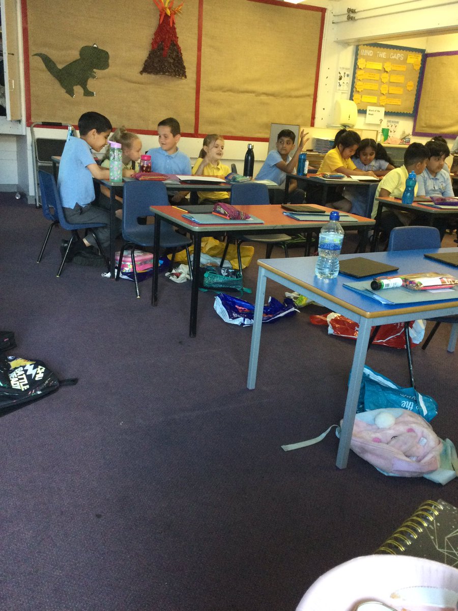 Year 2 have enjoyed working in teams to complete Miss M’s big picture quiz. Well done to Matt who won our Who knows Miss M best? Kahoot🤩👍