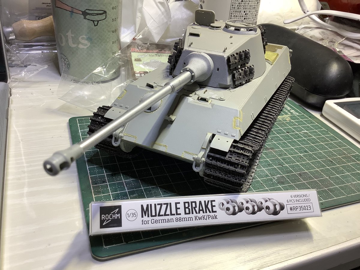 panzerworks's tweet photo. 何年も放置状態の🐉👑🐅
フリウルの黒染は終了してるのでROCHMのマズルブレーキ使用してその他も弄ろうかな🧐🤔
@DragonModels @Rochmmodel #Friulmodel https://t.co/LiWb62hrwj