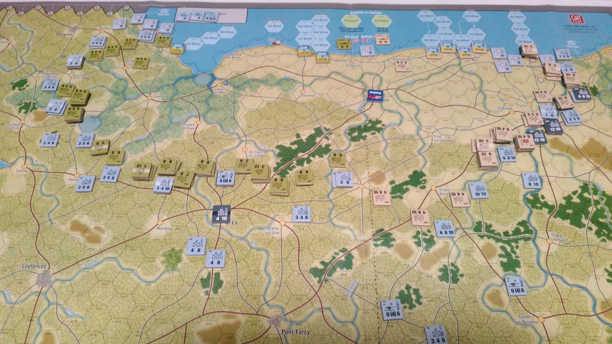 ao90926049's tweet photo. またソロ開始。2ターン終了。
今回は連合軍進んでいる。
ここで連合軍チットが出たらヤバイ、とリアクションした次がドイツ軍チットや、接敵してないのに戦闘チットが出るイギリスがちぐはぐがドラマチックで楽しい。
でも次のターンが好天ならドイツかなりヤバイんでない?o(^o^)o
#TheDarkSummer https://t.co/ScAWmqO674
