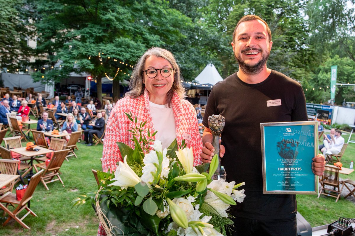 standort38's tweet photo. Die Braunschweigische Landessparkasse (BLSK) in Zusammenarbeit mit der Agentur eventives, die Initiative Cheer’s Kitchen und Marion Thomson wurden am 20. Juli mit dem Marketing Löwen ausgezeichnet.

https://t.co/QXnms2aZDw https://t.co/oFdX4TKvzL