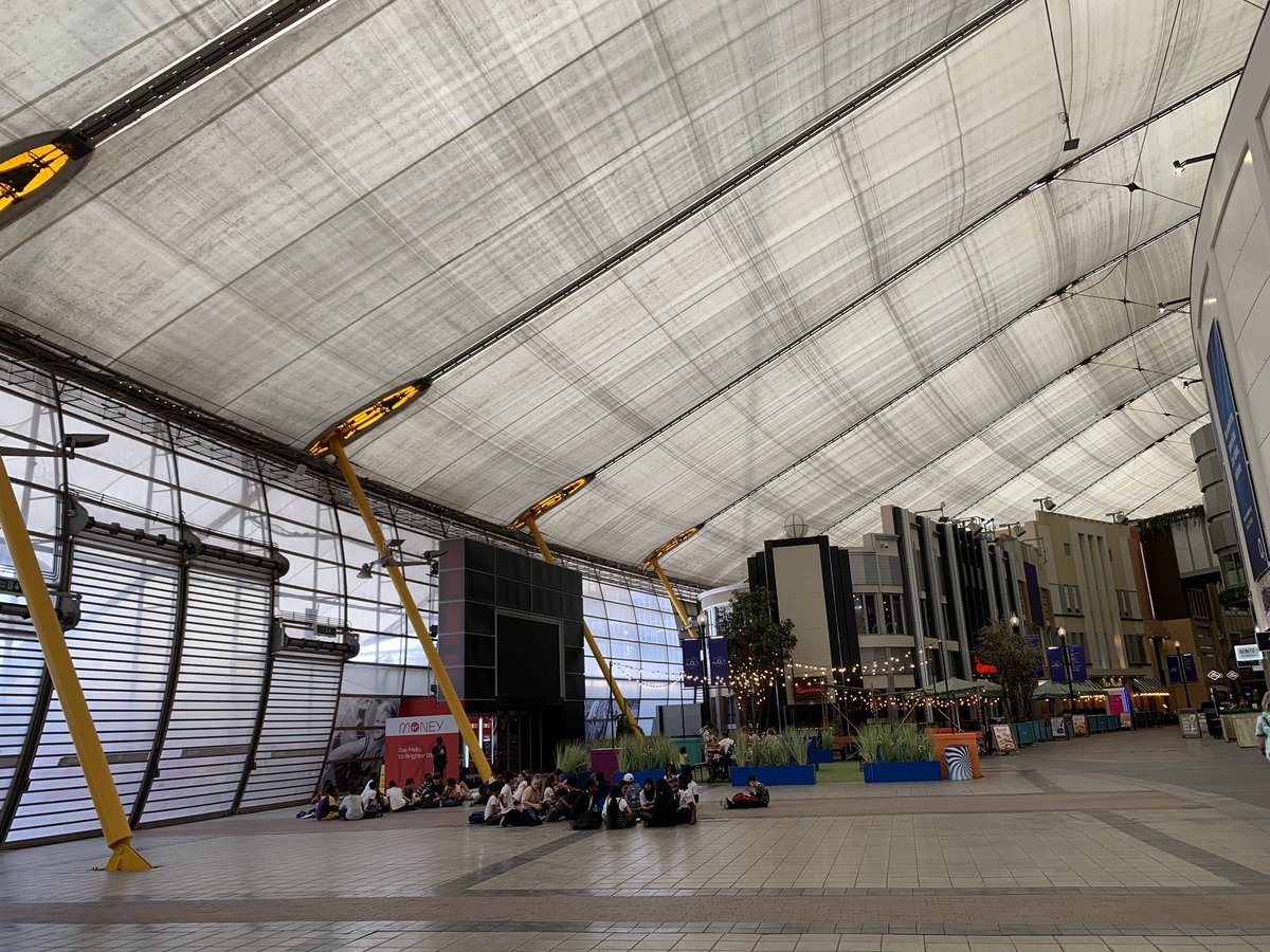 Quick lunch stop before bowling <a href="/HollywoodBowl/">Hollywood Bowl</a> <a href="/TheO2/">The O2</a> <a href="/WoodhillSch/">Woodhill Primary School</a>