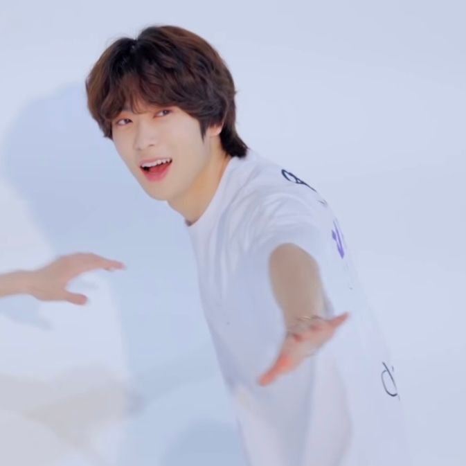 white tshirt