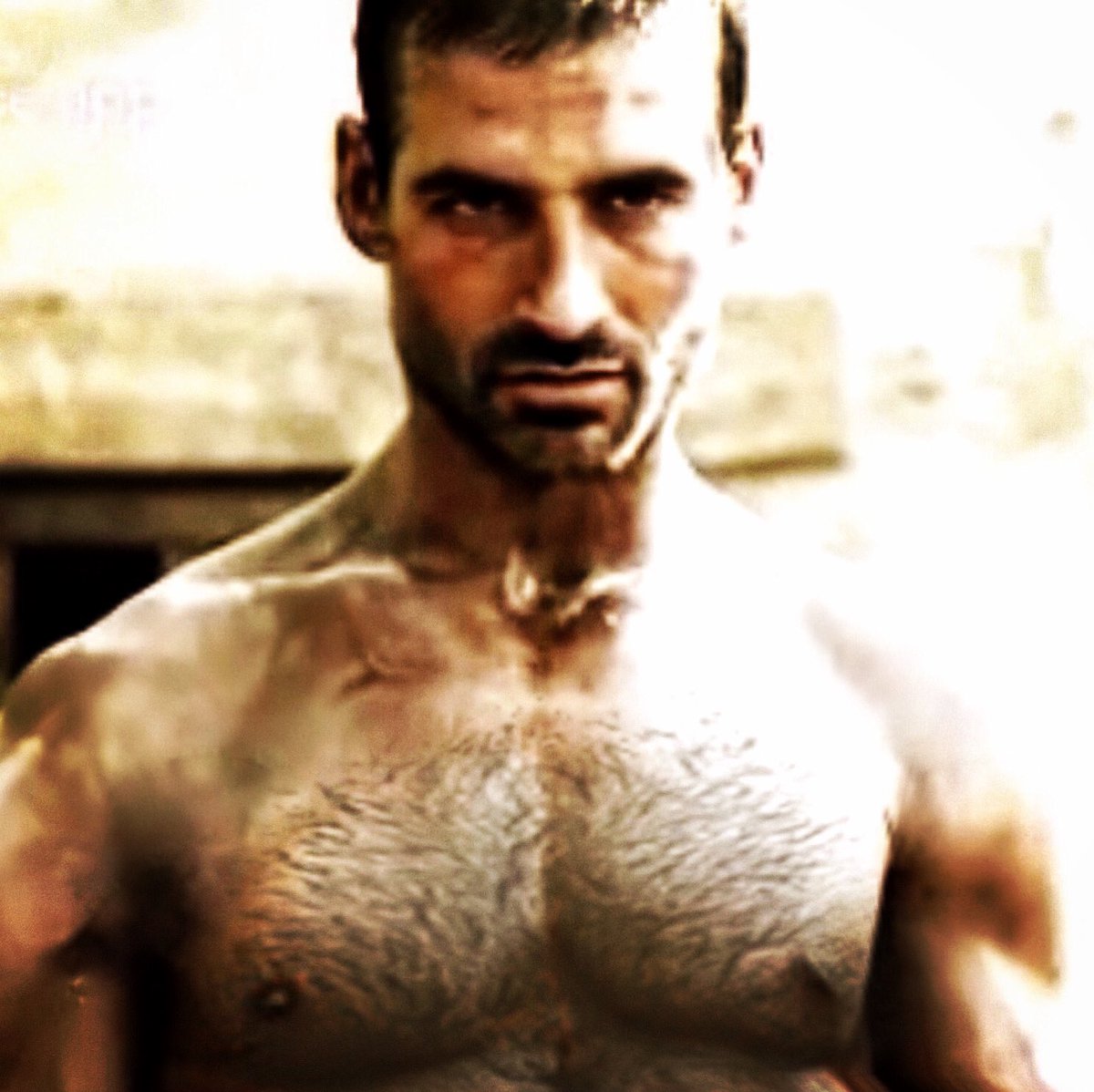 blasimanagement's tweet photo. When you are queuing in the ring road with a torrid heat and you would like to transform yourself into Spartacus to make a massacre of Romans 😂😂😂 ..... Happy Thursday ☀️ 🚗 🔥 #spartacus #spartaco #capua #gladiator #traffic #hot #hotday #sun #sunnyday #hell #robertoblasi https://t.co/nm2S451P9i