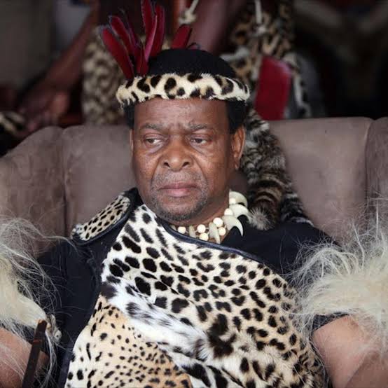 kelebz007's tweet photo. Things said abt &amp; done to de Zulu nation wr nt gonna happen if King Zwelithini was alive makes u wonder if he's death was really due to sickness bt dats still a conversation blacks r nt ready hv they still protecting "Our Malls &amp; our economy😪
#JacobZuma Open Letter to Ramaphosa https://t.co/y3Df4NfPHs