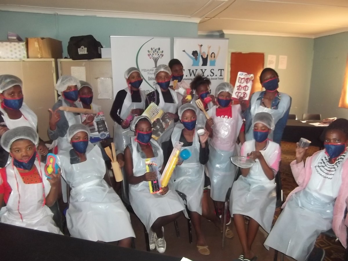 TWYSTFoundation's tweet photo. #ThrowbackThursday to Monday, after the Debate session, we went to the kitchen and learnt how to bake 😋 #MasterBakeClass #ProtectAGirlChild #EmpowerAGirlChild https://t.co/zhh0EK7g2H