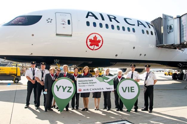 WienInfoB2B's tweet photo. „Maple Leaf“ zurück am @flughafen_wien: @AirCanada nimmt ab heute, 22. Juli 2021, nach über einem Jahr wieder seine ganzjährigen Nonstop-Flüge zwischen Toronto und Wien auf: https://t.co/i7AmsdKgx0 ✈️ #ViennaOpenNow #ViennaNow https://t.co/NfyjAnHaMB
