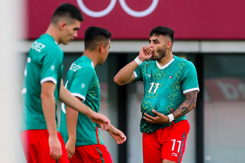 🇲🇽 ¡DIMOS EL PRIMER PASO EN EQUIPO! 🇲🇽

Muy feliz por este resultado tan importante que nos permite seguir soñando 🤩🤞🥇

¡GRACIAS POR DESVELARSE BANDA! 👏👏 #Tokyo2020 <a href="/miseleccionmx/">Selección Nacional</a>