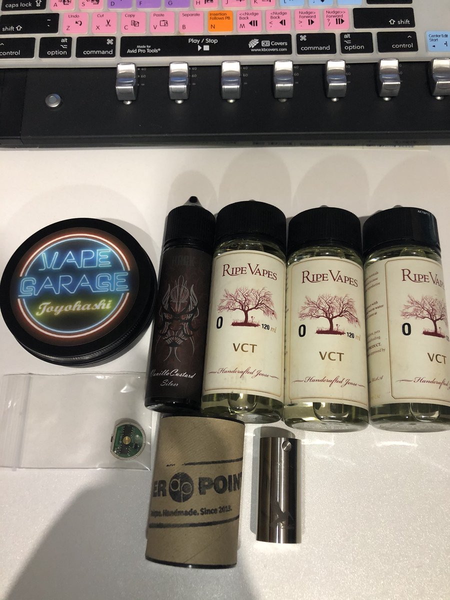 drakin3's tweet photo. 今日は高速で約1時間かけて豊橋の@vapegarage_ さんへ
目的はVTCの補充だったんだけど、
ついついハチドリ買ってしまった〜
でも満足‼︎
#vape #vapegarage #amerpoint https://t.co/GhEU7UiSiF