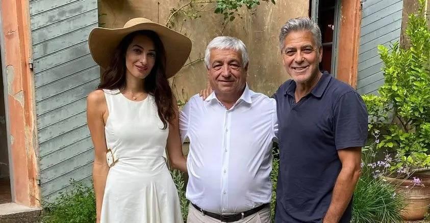 Nice_Matin's tweet photo. George et Amal Clooney s'installent dans le Var, le maire de Brignoles les accueille https://t.co/oEuCvRHlhE https://t.co/Zg4EkBTmCg