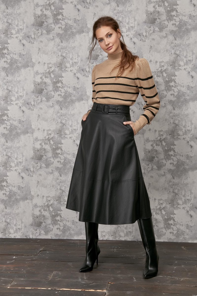 PRShotsonline's tweet photo. Jumper and skirt from @sonderstudiouk
https://t.co/FuGKpWrG5h
Ref number: 1341789
#aw21 #jumper #skirt #leatherskirt #sonderstudio #midiskirt #knitwear #stripejumper #casuallook #casualstyle #casualoutfit #casualfashion https://t.co/hRUrBmI489