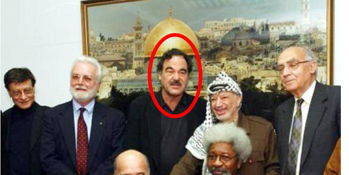sfcdfb5's tweet photo. ازین به بعد قصد دارم بعضی مواقع با هشتگ در_یک_نگاه، خیلی مختصر، اطلاعات کلی و ضروری راجع به برخی افراد بدم.

الیور استون #در_یک_نگاه
استون، کسی که جایزه اصغر رو بهش داد تمام عمرش در خدمت ایدئولوژی چپ بوده. از کاسترو تا چاوز تا مادورو تا عرفات.
سه‌گانه‌ای هم در مورد عرفات و کاسترو https://t.co/FRJuOFeC7t