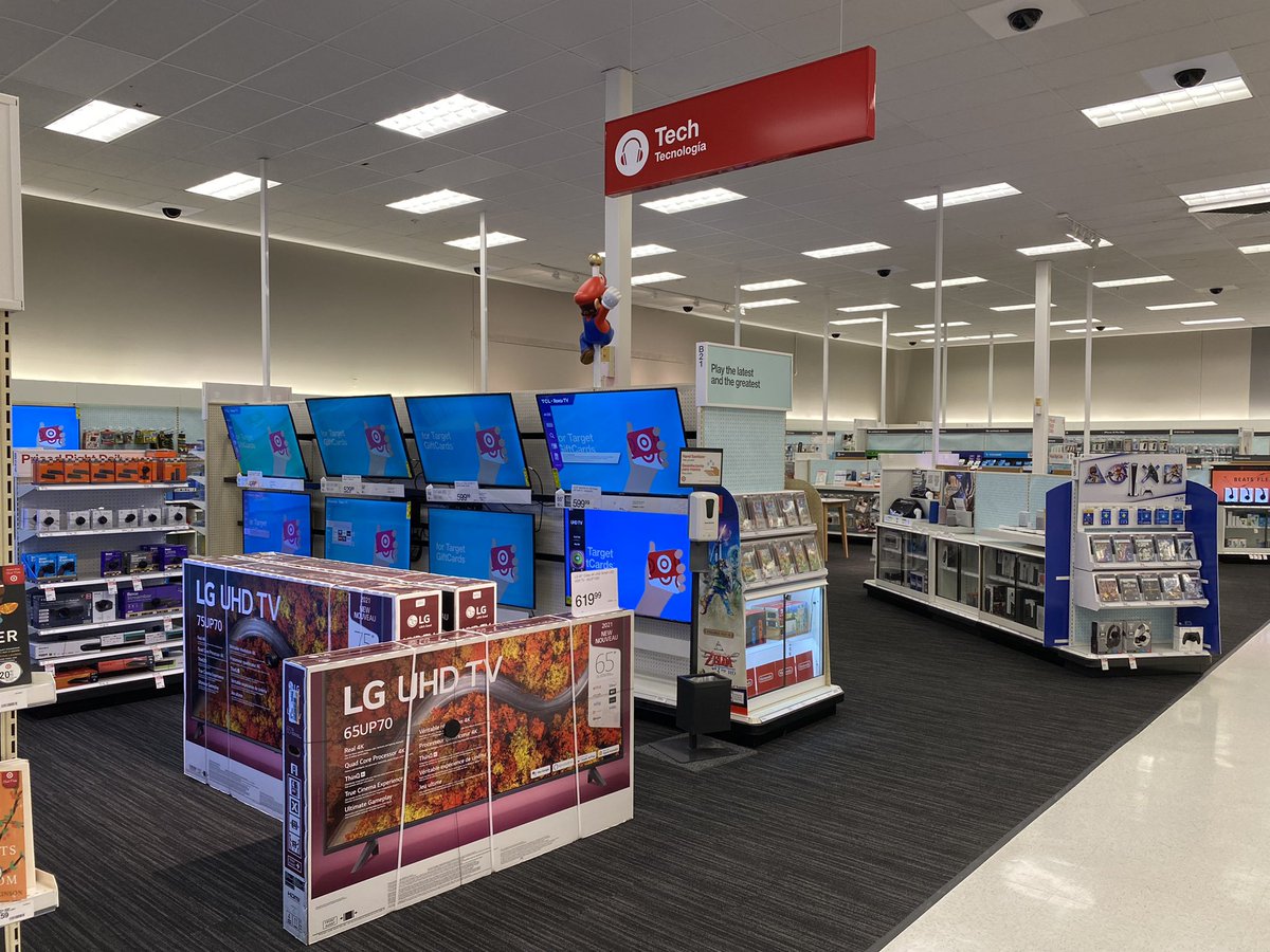 cparker54's tweet photo. Exciting things are happening at 1935 Royal Palm Beach!!! @aldenkooken @Alexandra_Berg1 @AllisonCrilly2 @parkersprime https://t.co/rCRjDQHIdz