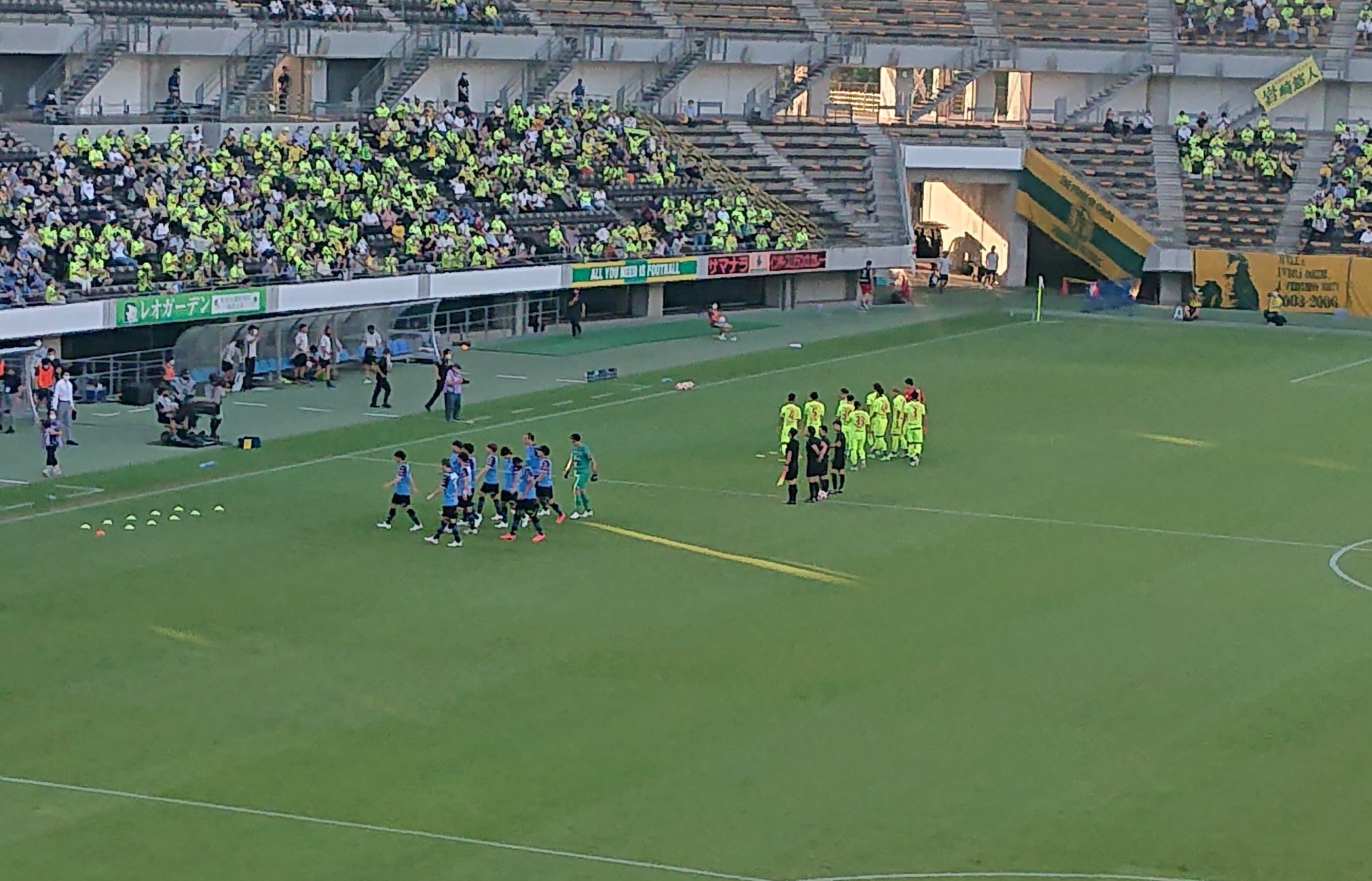 Uzivatel たまっち Na Twitteru サッカー男子の予選リーグ 日本対南アフリカ 青いユニホームと 黄色いユニホームのゲーム 昨日はフクアリで見たような オリンピックサッカー 天皇杯3回戦 T Co 0qrtujdn4q Twitter