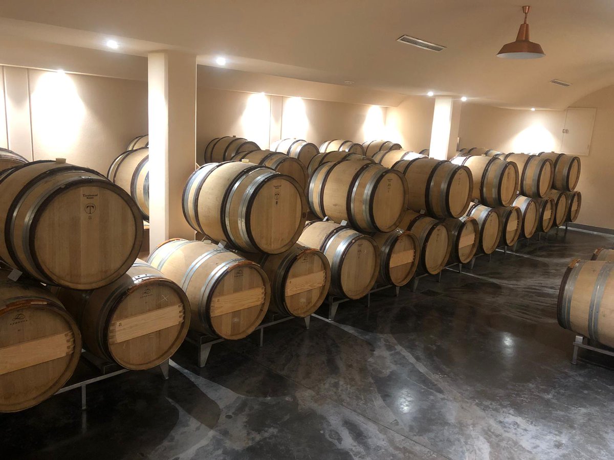 Patriwine's tweet photo. #RENCONTRE 🍇

Un grand merci à Jean-Jacques Bonnie, propriétaire du Château Malartic-Lagravière, Grand Cru Classé de Graves ainsi qu'à Fanny Van de Velde, directrice commerciale pour ce super moment. 👍 

Primeurs 2020 ⬇️
https://t.co/z8fPss2Wdb

☎️  05 57 29 20 20 https://t.co/bjeuI1YbWo