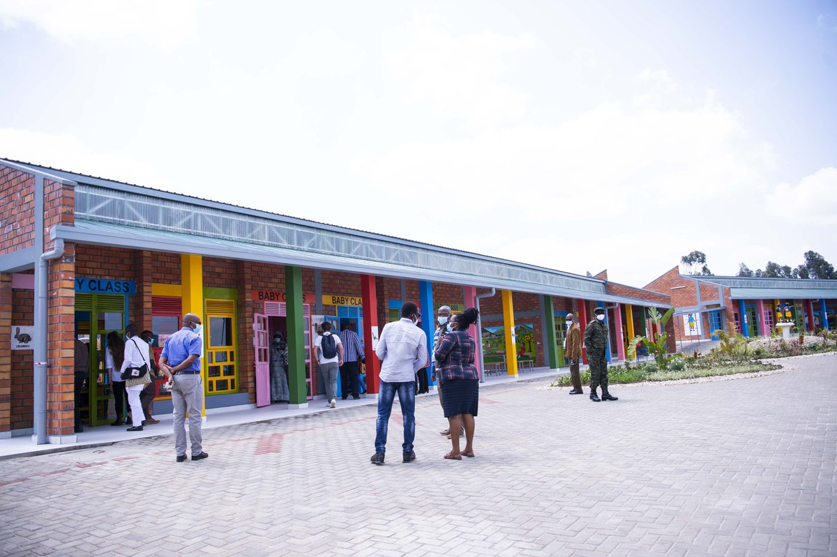 CityofKigali's tweet image. Le village modèle IDP de Kinigi dans le district de Musanze illustre les avantages d'un habitat amélioré jouissant des infrastructures de base.  #AIMF2021 #AIMFKigali2021