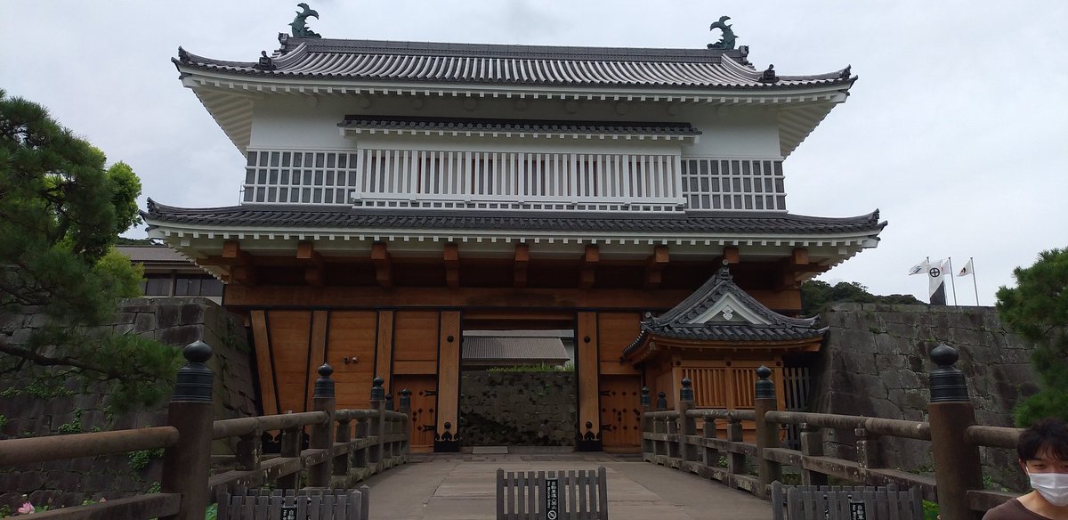 roderirasuto's tweet photo. 今日は地元鹿児島で開催しているエヴァ展に行ってきましたっ！今までの映画の圧倒的な原画が展示しててすごく勉強になりました。ちなみに黎明館って所でやってて最近御楼門が復元されましたっ！ https://t.co/DhU9JRuPBM