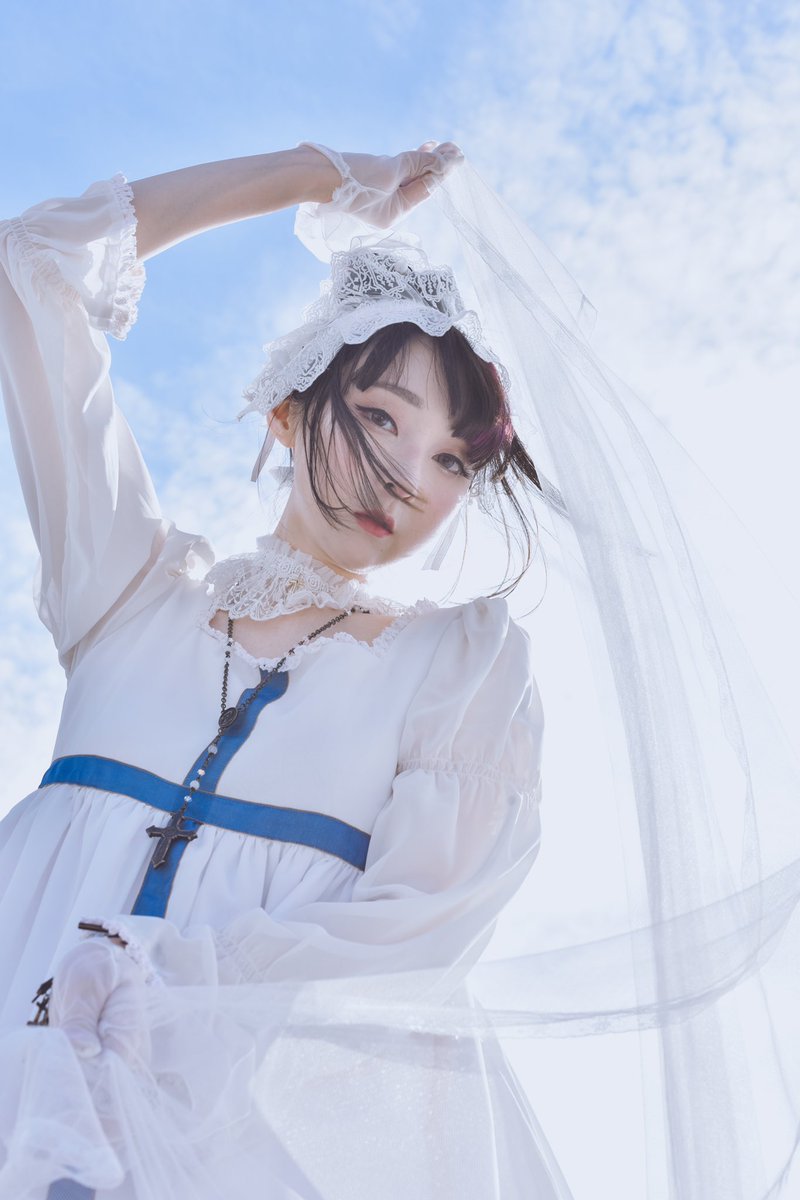 RinRin_Doll's tweet photo. Lifted☁️
Onepiece & accessories: @moitie_official #moimememoitie
Hair: @miyako_cheng
Makeup: #rinrinmakeup
Photography: @dzzdm
For @minorinrintea #minorinrinteaparty 💙 https://t.co/9OQkYzHR4K