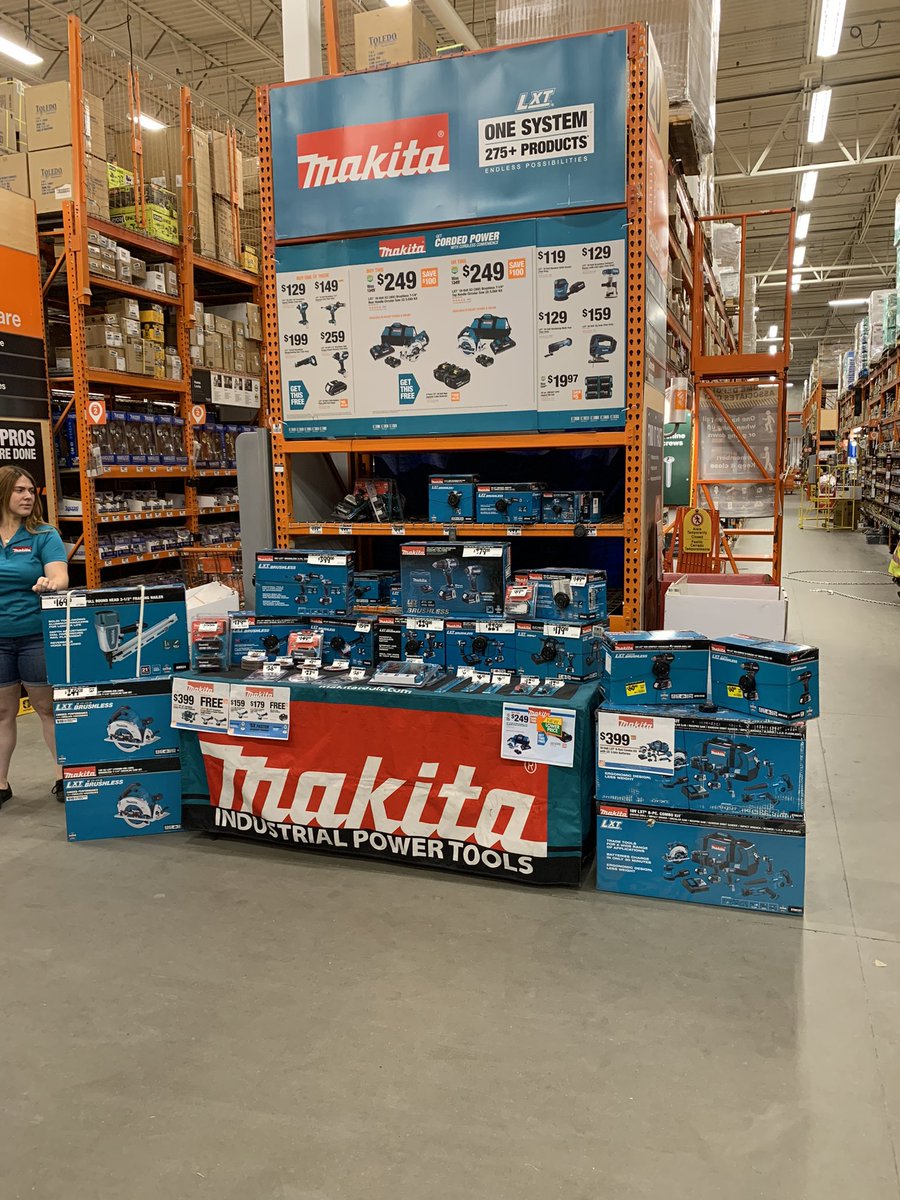 LansdownePro's tweet image. It’s a Makita Party at 2579.  Come on down!