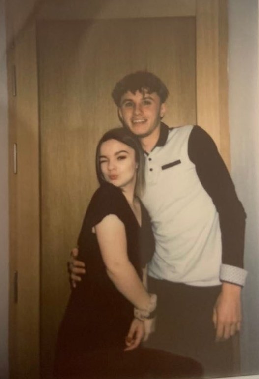 mxroussel11's tweet photo. trop hâte de partir avec cette folle 🥰 https://t.co/ZzztCoefzG