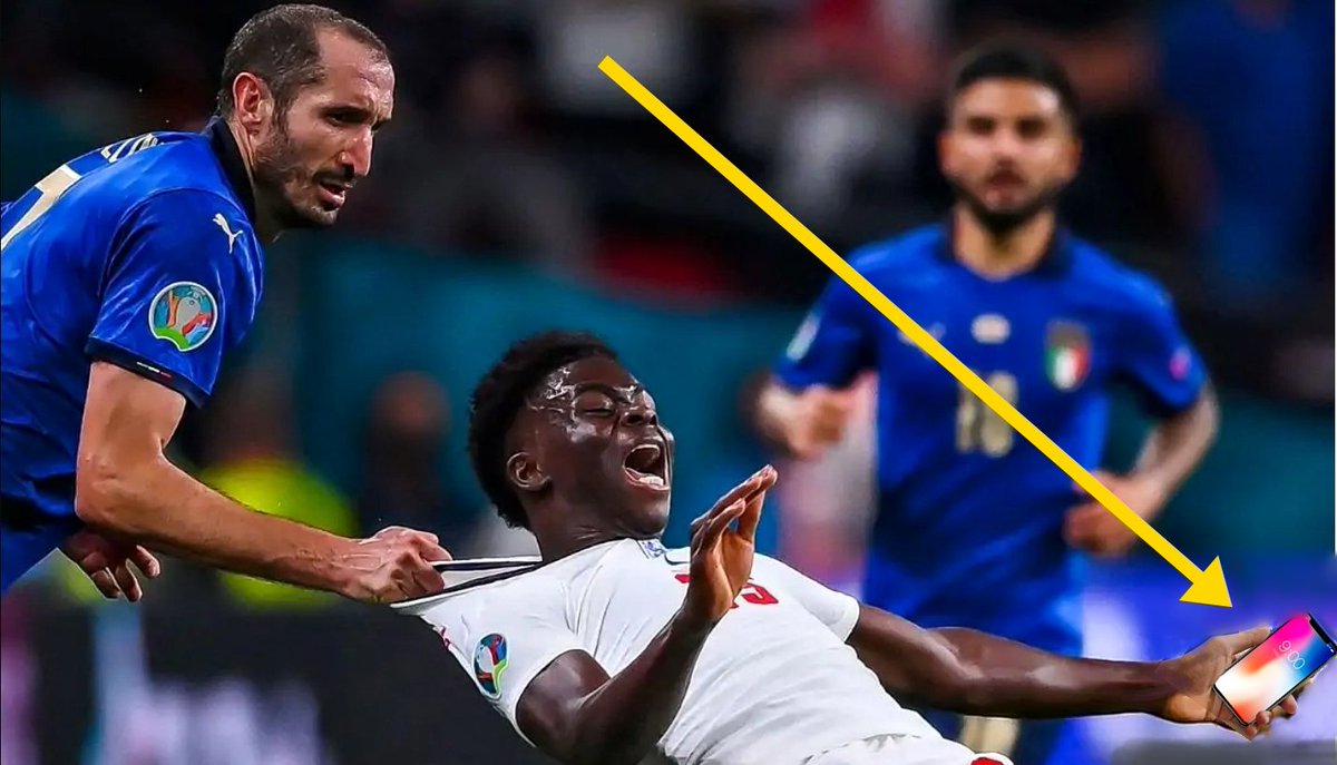Avvertite il giovanotto dei One Direction: il suo telefono l'ha ritrovato Chiellini. Adesso it's coming to Rome. #LouisTomlinson #engita #EURO2020