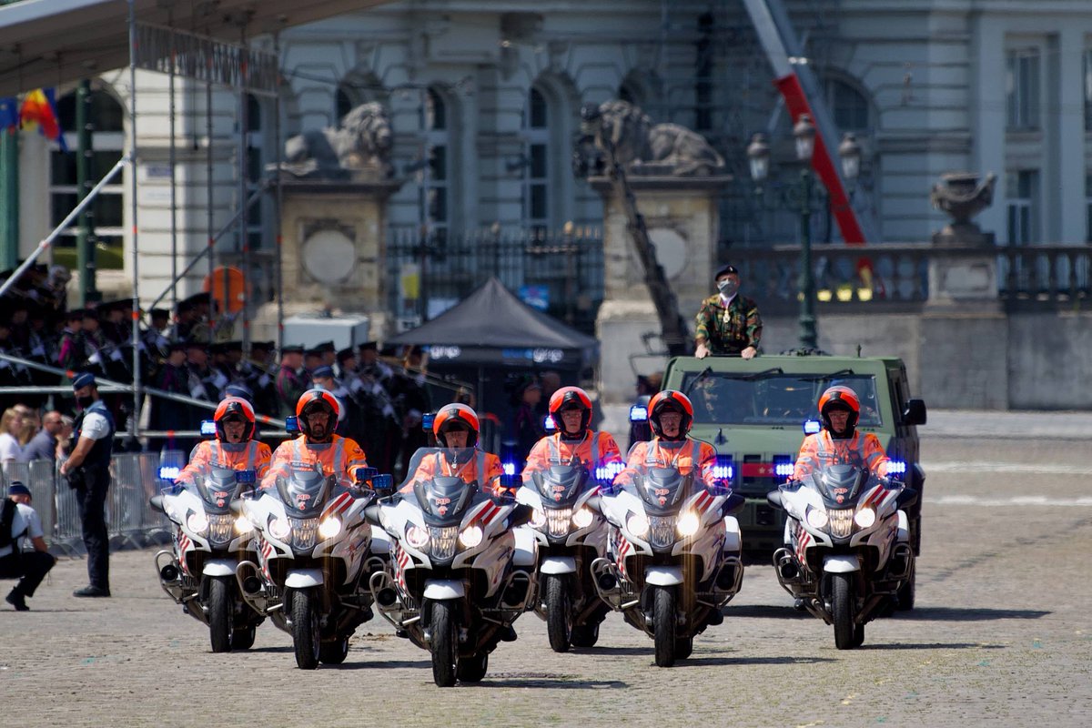 CdrBelArmy's tweet photo. National Day in Belgium !
The Parade was a success, each Det has delivered a very high level performance
Was an honor to lead the troops
Special thanks to ALL military participants, but also thanks and much respect for the Veterans,  ALL patriotic associations and patriots ! 🇹🇩🇰🇷 https://t.co/1ZgWWMV3P5