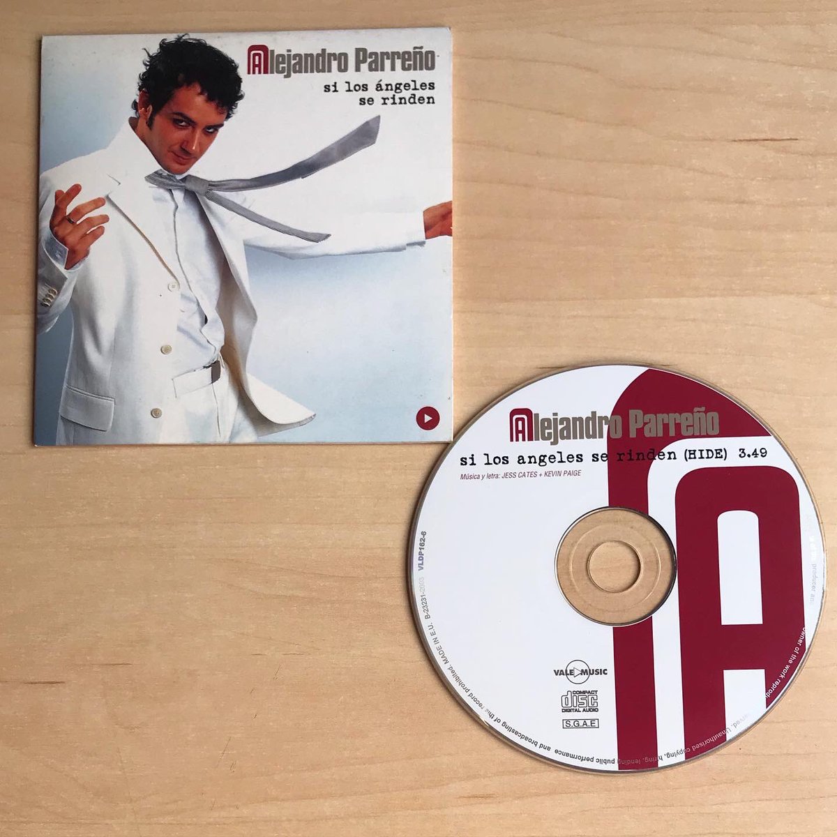 OtEnsenand's tweet photo. OT1 - Alejandro - Single - Si los ángeles se rinden @Alejandroparre #alejandro #parreño #alejandroparreño #nomada #operaciontriunfo #ot #operacion #triunfo #ot1 #operaciontriunfo1 #alejandroot #silosangelesserinden #si #los #angeles #se #rinden https://t.co/N8aA2GqNKL