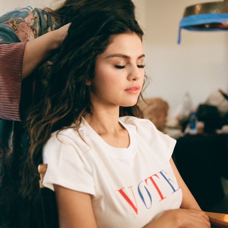 personaworId's tweet photo. this is my way of saying thank you for everything. you deserve the best life after all you do for the people you love and that love you back. i hope you are as happy as you made me be. keep dancing my queen. i love you ❤️
#HappyBirthdaySelenaGomez https://t.co/CXy6VtEJZn