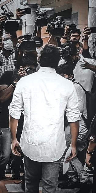 singamgroup8's tweet photo. #HappyBirthdaySuriya 

#Suriya40FirstLook #VaadiVaasal

@Suriya_offl https://t.co/dOEYmRgSUw